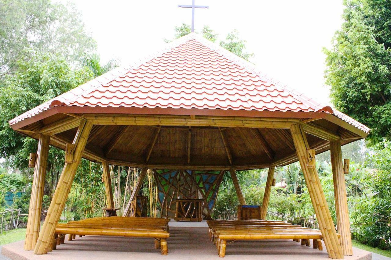 Nature'S Village Resort Bacolod Exterior foto